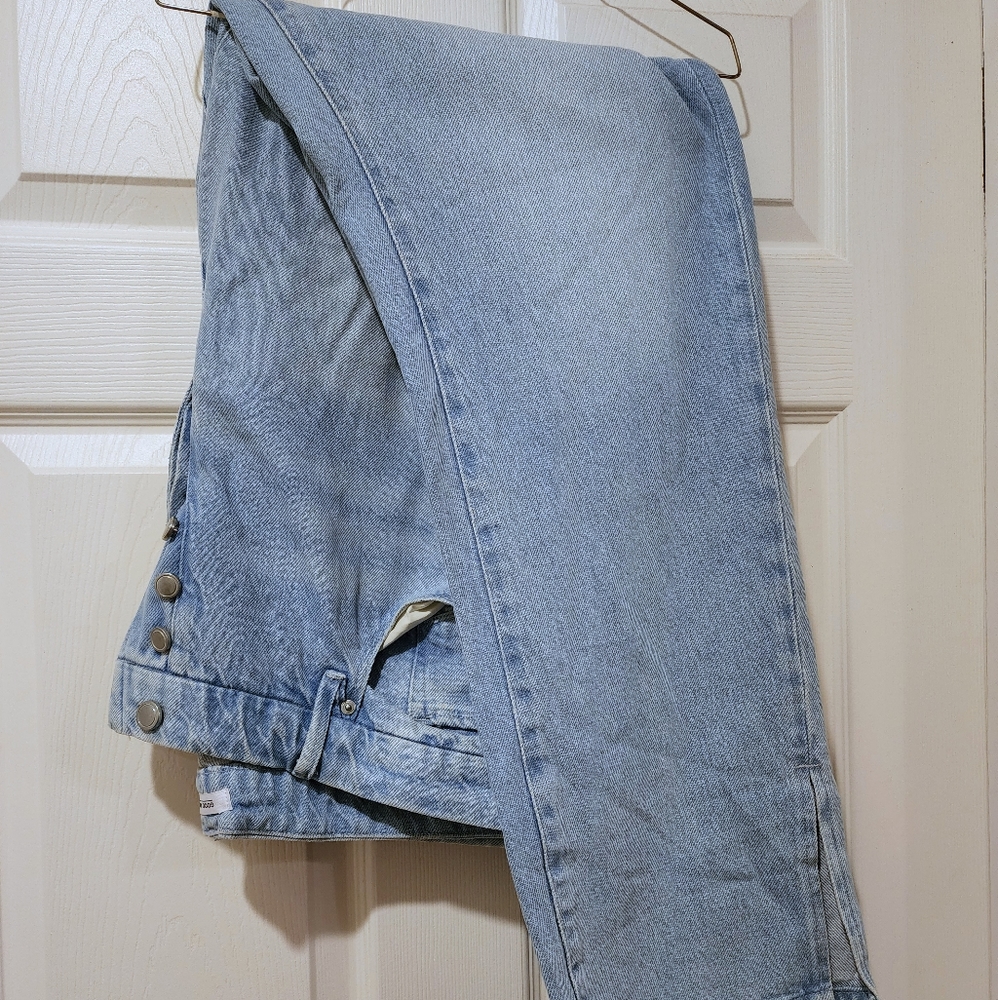 Like new Good American, Good Boy Button fly jeans, size 18